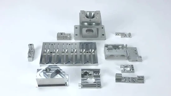 Personnalisation non standard de minuscules pièces en métal en acier au carbone Silvering Precision Pièces fraisées CNC pour moto